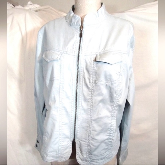 Cabi TAG Denim Crop Jacket, blue, band collar chest front pckets, Zip, Cuffs,XL - Picture 2 of 5